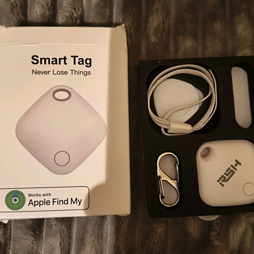 RSH Smart Tag Apple Find My Tracker like new, white