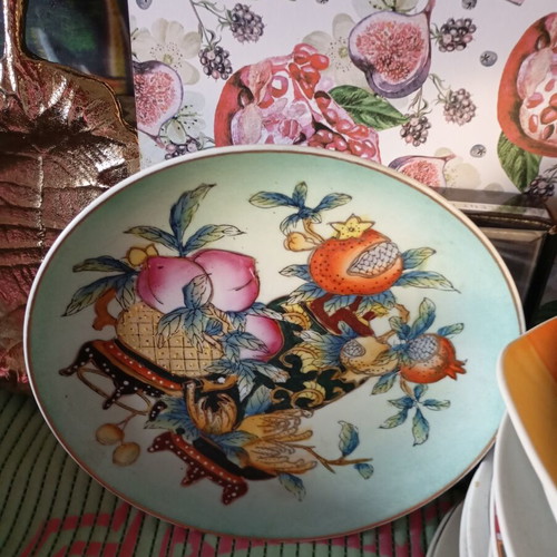 Decorative plate hand-painted, like new, 22 cm diameter