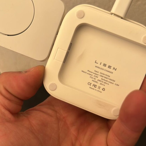Wireless charger 3-in-1 like new for iPhone Apple Watch and AirPods