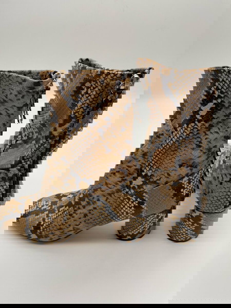 Μποτακια Zara με pattern Φιδιου
