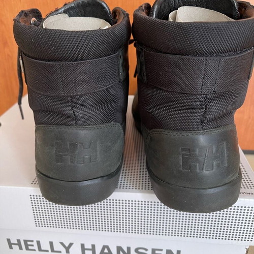 Μπότες Helly Hansen μεταχειρισμένες, αδιάβροχες, μέγεθος 43, μαύρες