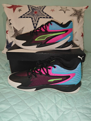 Puma Dagger basketball shoes new, black with fuchsia and blue details
