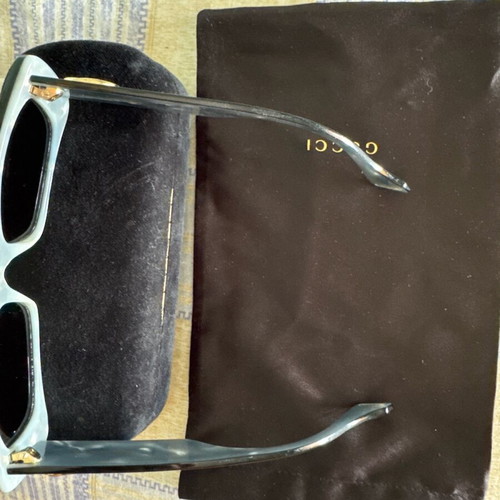 Gucci glasses like new, black and white