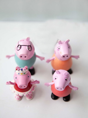 Peppa figures used with broken ear