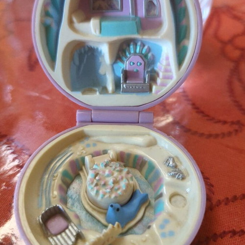 Polly Pocket 1992 Ice Kingdom collectible like new