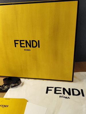 FENDI κουτί συσκευασίας, κορδέλα και dustbag μεταχειρισμένα