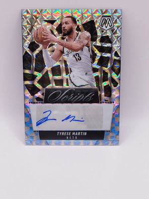 2024-25 Panini Mosaic Tyrese Martin Scripts Prizm Auto card like new