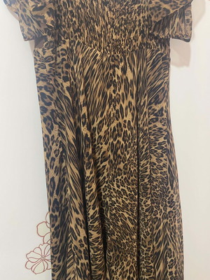 Leopard dress Mat Fashion like new, sizes L to XL