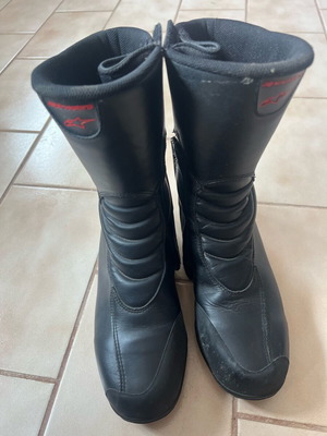 Μπότες μηχανής Alpinestars σαν καινούργιες, μέγεθος 42, μαύρες