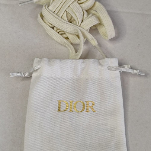 Dior beige shoelaces with dustbag 11 x 10.5 cm
