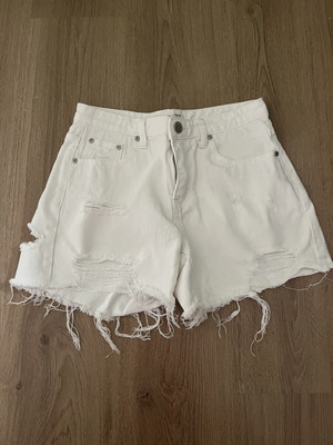 Glamorous shorts mid rise with rips like new