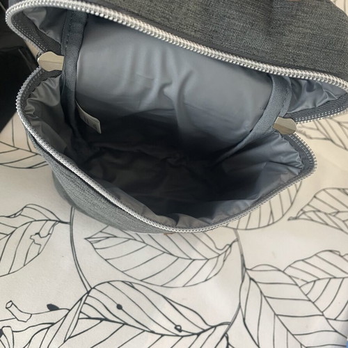 Kikkaboo Divaina changing bag and Cangaroo insulated pouch new