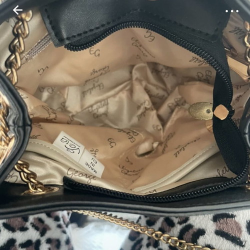 Black shoulder bag like new with chain