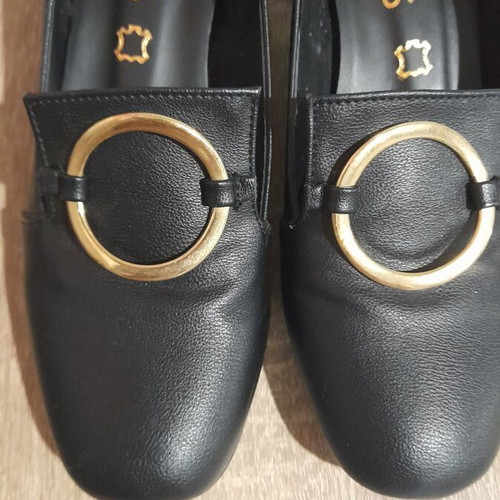Bozikis pumps size 38 like new, black