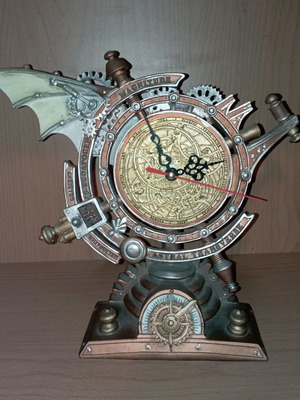 The Stormgrave Chronometer декоративен часовник употребяван, аналогов настолен