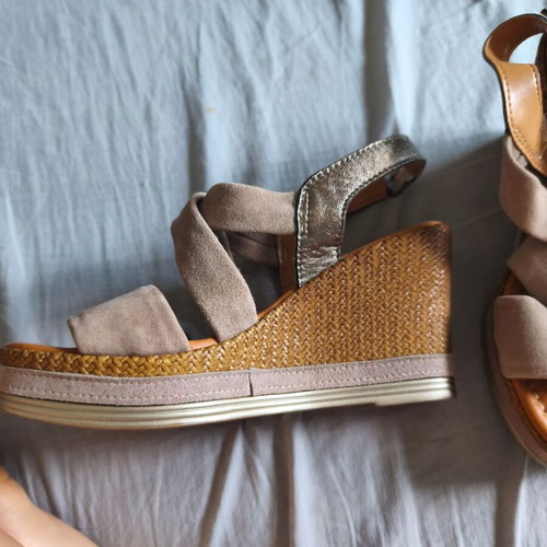 Bata sandals size 35 new, pink platform