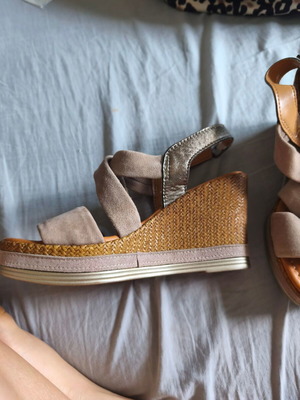 Bata sandals size 35 new, pink platform