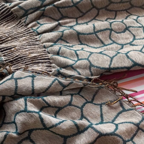 Pashmina new 190 cm with animal print and pleated texture