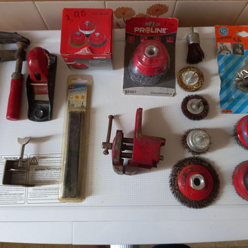Various tools used with hammer drill and chisel heads