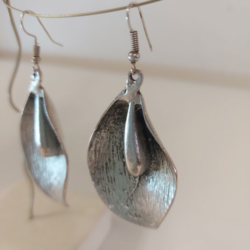 Calla flower women's earrings new, silver with textured embossed design