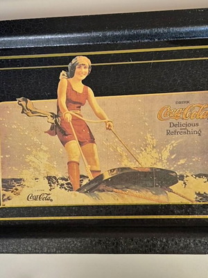 Vintage metal tray 1991 like new, dimensions 42x31cm