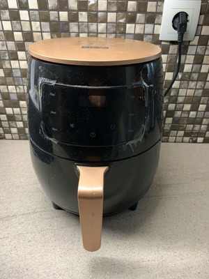 Air Fryer 6 Liter with Touch Screen used, digital control