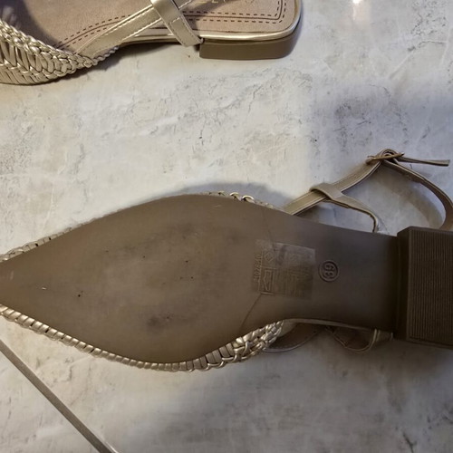 Seven women's mules like new, gold, size 39