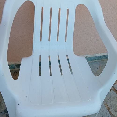 IKEA plastic chair, like new