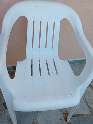 IKEA plastic chair, like new