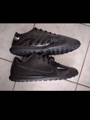 Nike Mercurial ποδοσφαιρικά παπούτσια σε άριστη κατάσταση, νούμερο 38, μαύρα