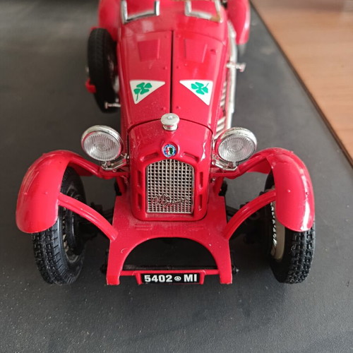 Alfa Romeo 8C 2300 Monza collectible car like new