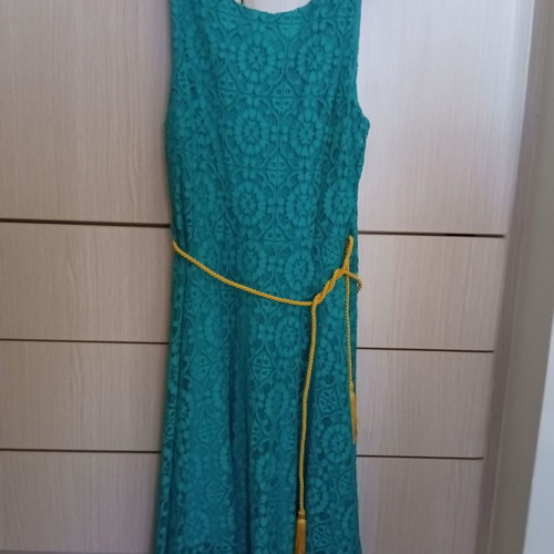 Green Passager dress xl used with lace and gold belt