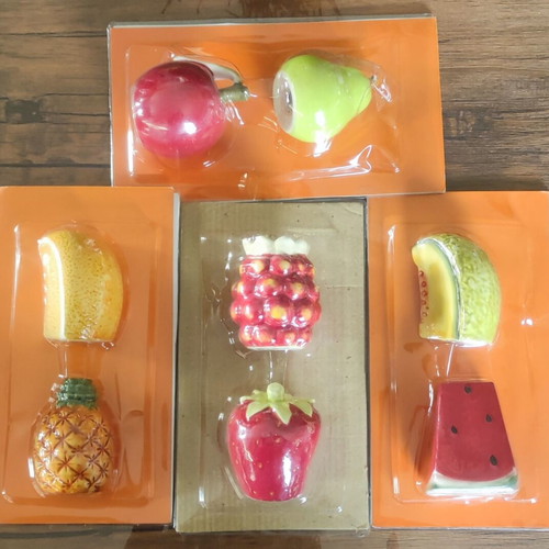Salt and pepper shakers new fruit-shaped ceramic set