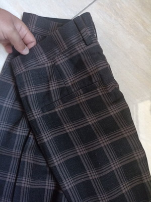H&M pants like new, size 33, brown checkered