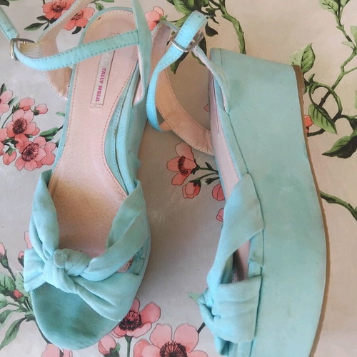Mint suede platform sandals like new, size 40