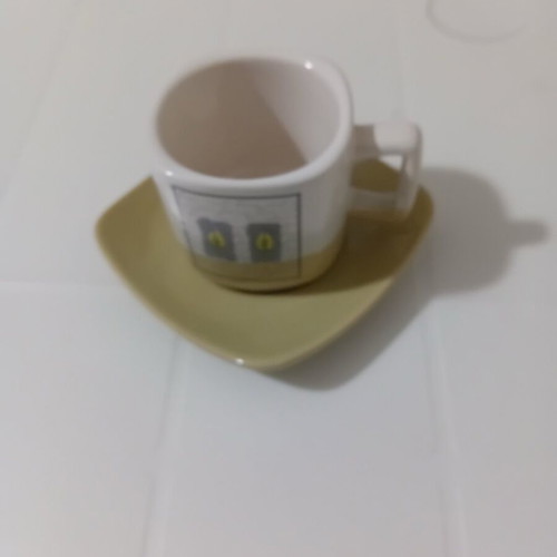 Tea or coffee set like new with 6 cups and accessories