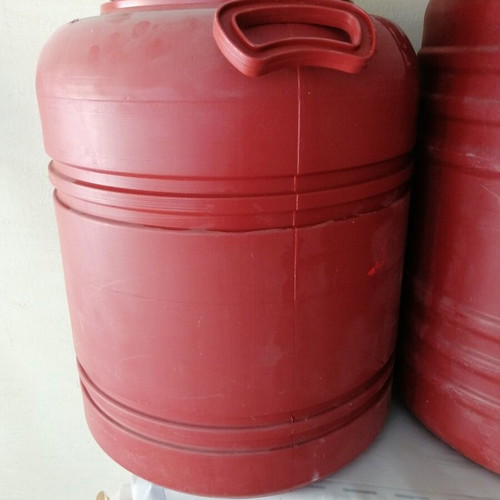 Plastic containers various sizes barrels, pack of 13