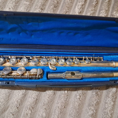 Yamaha YFL-281S flute used, silver-plated student model with open-hole keys