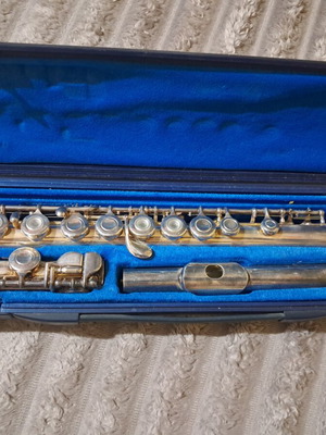Yamaha YFL-281S flute used, silver-plated student model with open-hole keys