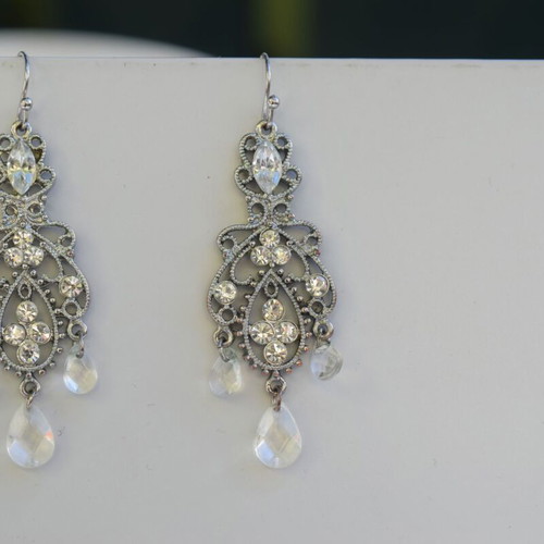 Chandelier earrings with crystals and rhinestones vintage style like new