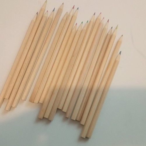 Set of 19 colored pencils like new