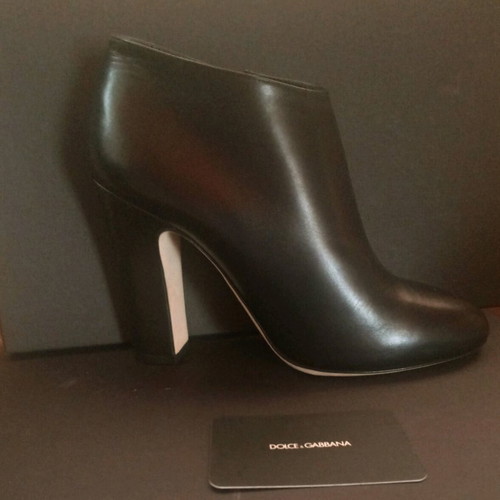 Dolce & Gabbana ankle boots new, calf leather, size 39