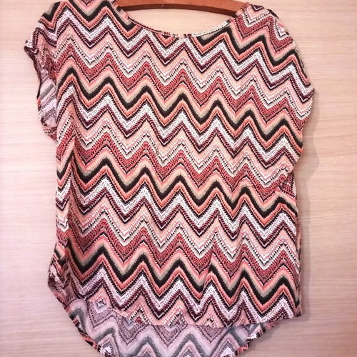 Summer blouse with zig-zag pattern, like new, size M
