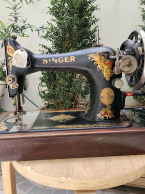 Ραπτομηχανή Singer 128K μεταχειρισμένη με ξύλινη θήκη του 1926