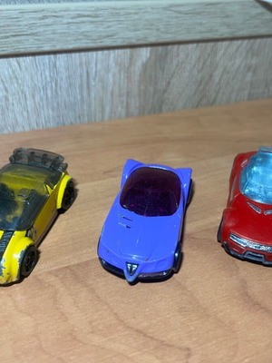 Hotwheels set of 3 toy cars: Super Gnat, Golden Arrow, High Voltage