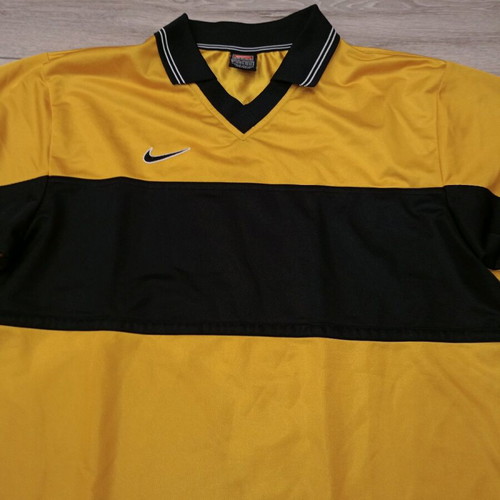 Retro Nike Teamwear shirt used, black and yellow, size M