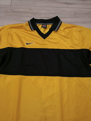 Retro Nike Teamwear shirt used, black and yellow, size M