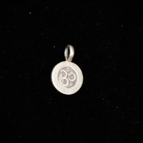 Sterling silver minimal ''Om'' pendant 925 new
