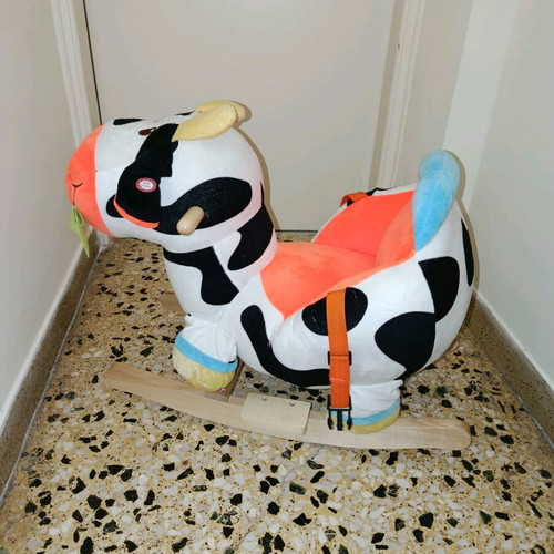 Skorpion Wheels Rocking Cow like new with sounds and wooden base