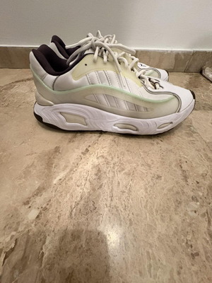 Adidas Originals Oznova αθλητικά νούμερο 46 μπεζ/λευκά σαν καινούργια